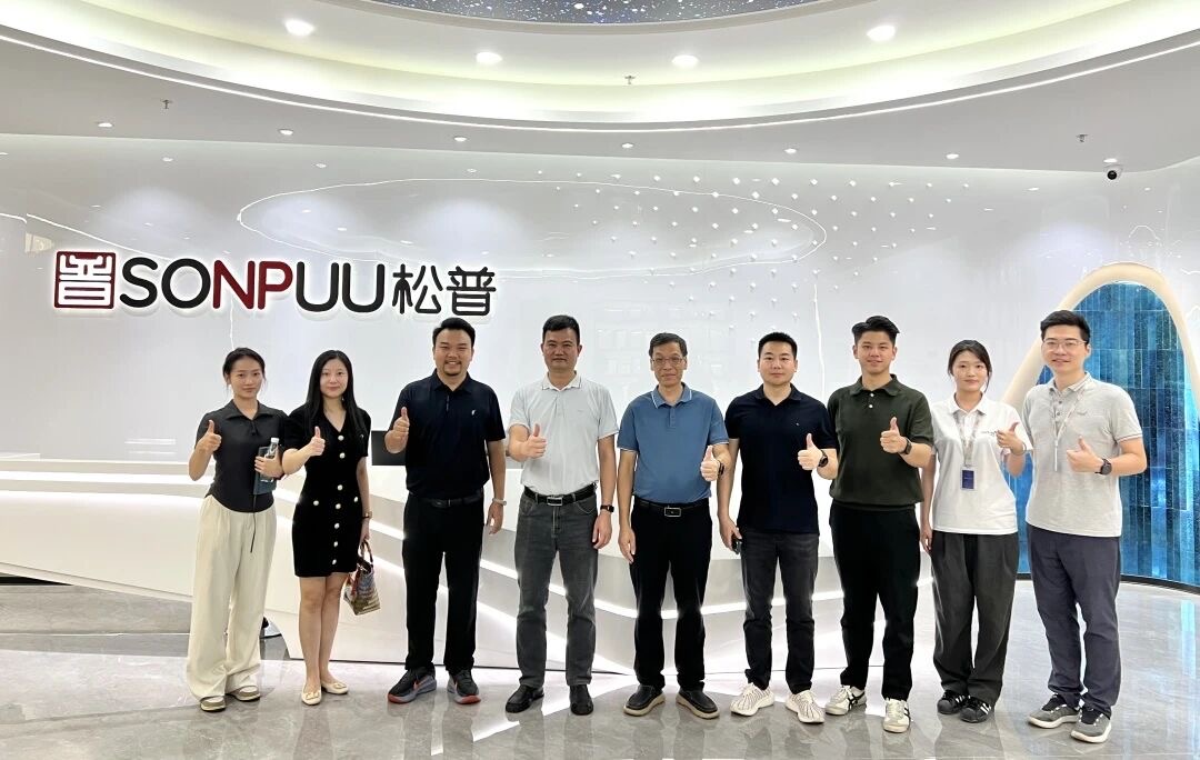 深化校企合作，共促創(chuàng)新發(fā)展——東莞理工學院科創(chuàng)院與鳳崗鎮(zhèn)政府走訪京東智谷松普智能(圖6)